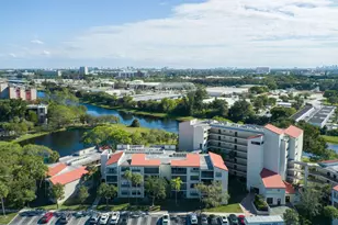 2322 S Cypress Bend Dr, Pompano Beach, FL 33069 - Photo 45