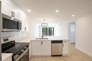 2322 S Cypress Bend Dr, Pompano Beach, FL 33069 - Photo 5