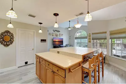 2811 Montevideo Avenue, Hollywood, FL 33026 - Photo 15