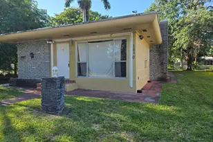 1560 NE 111th St, Miami, FL 33161 - Photo 1