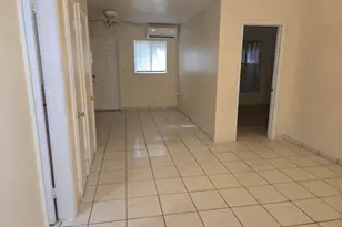 1560 NE 111th St, Miami, FL 33161 - Photo 7