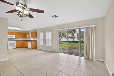 662 Perdido Heights Drive, West Palm Beach, FL 33413 - Photo 9