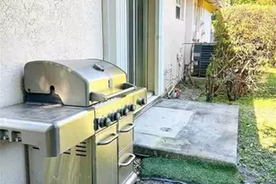 834 NW 3rd Ave, Fort Lauderdale, FL 33311 - Photo 9