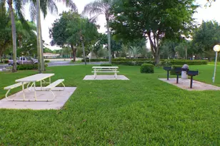 102 Gardens Dr, Pompano Beach, FL 33069 - Photo 23