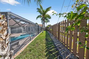 2 Meadows Park Ln, Boynton Beach, FL 33436 - Photo 35