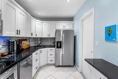 3111 Oakland Shores Drive #208, Oakland Park, FL 33309 - Photo 3