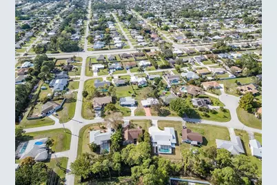 210 SE Crosspoint Drive, Port Saint Lucie, FL 34983 - Photo 27