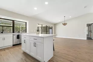 210 SE Crosspoint Dr, Port Saint Lucie, FL 34983 - Photo 9