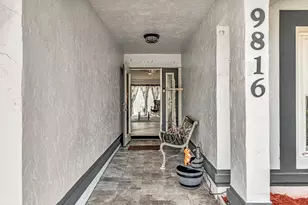 9816 NW 41st St, Sunrise, FL 33351 - Photo 5