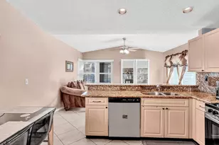 9816 NW 41st St, Sunrise, FL 33351 - Photo 15