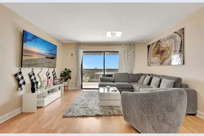 2200 S Cypress Bend Drive #905, Pompano Beach, FL 33069 - Photo 5