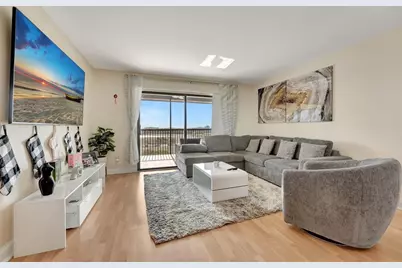 2200 S Cypress Bend Drive #905, Pompano Beach, FL 33069 - Photo 7