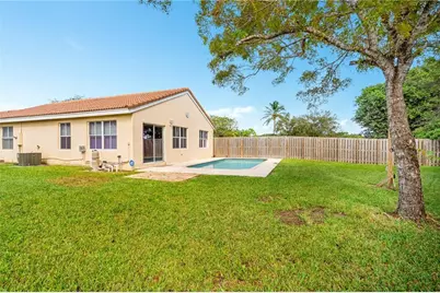 8260 SW 44th Court, Davie, FL 33328 - Photo 37