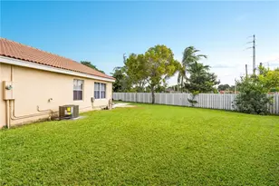 8260 SW 44th Ct, Davie, FL 33328 - Photo 35