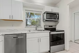 437 SW Natura Ave, Deerfield Beach, FL 33441 - Photo 3