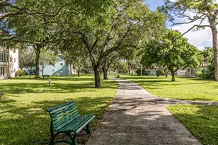 437 SW Natura Ave, Deerfield Beach, FL 33441 - Photo 19