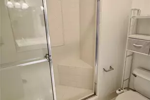 3600 Oaks Clubhouse Dr, Pompano Beach, FL 33069 - Photo 9