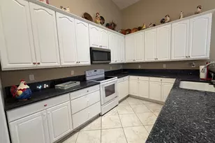 6510 Oxford Cir, Vero Beach, FL 32966 - Photo 9