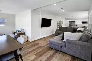 211 SE 16th Ave, Fort Lauderdale, FL 33301 - Photo 11