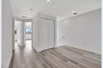 4208 NE 7th Terrace #8, Oakland Park, FL 33334 - Photo 21