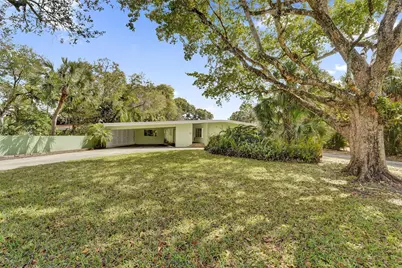 720 E Country Club Circle, Plantation, FL 33317 - Photo 1