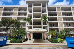 2801 N Palm Aire Dr, Pompano Beach, FL 33069 - Photo 1