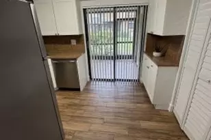 68 Wimbledon Lake Dr, Plantation, FL 33324 - Photo 5