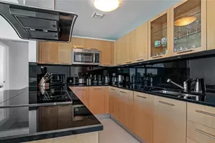 6899 Collins Ave, Miami Beach, FL 33141 - Photo 15