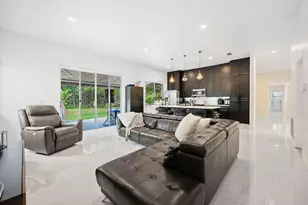 5320 SW 199th Ave, Pembroke Pines, FL 33332 - Photo 9