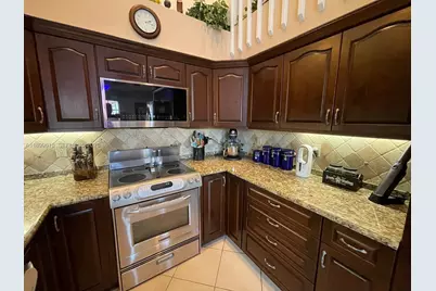 6953 Columbia Court, Margate, FL 33063 - Photo 11