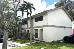 3082 S Oakland Forest Dr, Oakland Park, FL 33309 - Photo 9