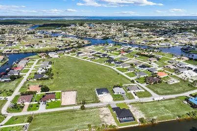 1925 NW 34th Place, Cape Coral, FL 33993 - Photo 35