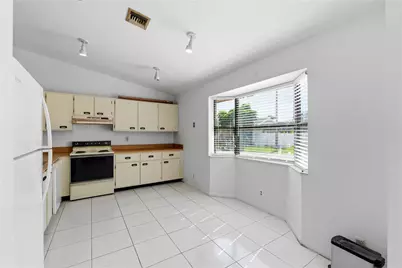 7520 NW 88th Terrace, Tamarac, FL 33321 - Photo 13