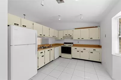 7520 NW 88th Terrace, Tamarac, FL 33321 - Photo 11