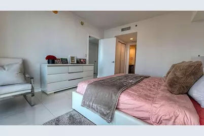 485 Brickell Avenue #3608, Miami, FL 33131 - Photo 9