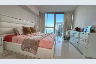 485 Brickell Avenue #3608, Miami, FL 33131 - Photo 11