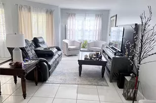 12500 SW 5th Ct, Pembroke Pines, FL 33027 - Photo 5