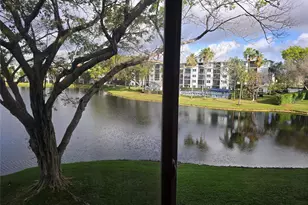 2104 S Cypress Bend Dr, Pompano Beach, FL 33069 - Photo 1