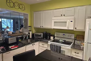 2104 S Cypress Bend Dr, Pompano Beach, FL 33069 - Photo 11