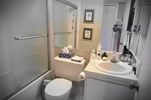 2104 S Cypress Bend Dr, Pompano Beach, FL 33069 - Photo 9