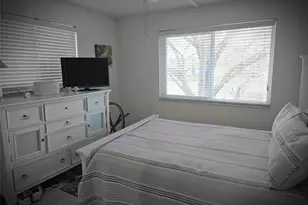 2104 S Cypress Bend Dr, Pompano Beach, FL 33069 - Photo 5