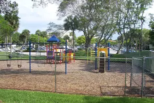 2104 S Cypress Bend Dr, Pompano Beach, FL 33069 - Photo 17