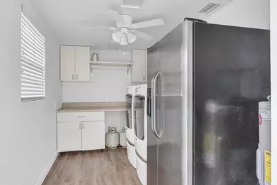 9860 NW 3rd Street, Pembroke Pines, FL 33024 - Photo 21