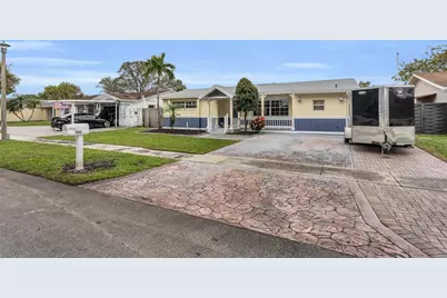 9860 NW 3rd Street, Pembroke Pines, FL 33024 - Photo 3