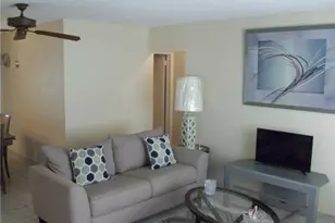 5039 NW 42nd St, Lauderdale Lakes, FL 33319 - Photo 7