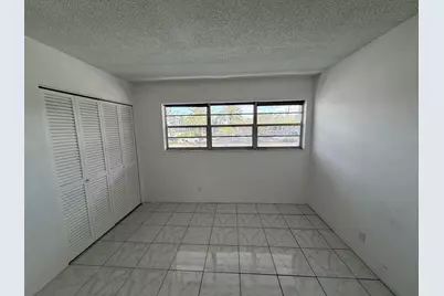 [Address not provided], Hallandale Beach, FL 33009 - Photo 9