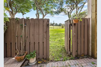 2136 SW 81st Way, Davie, FL 33324 - Photo 21