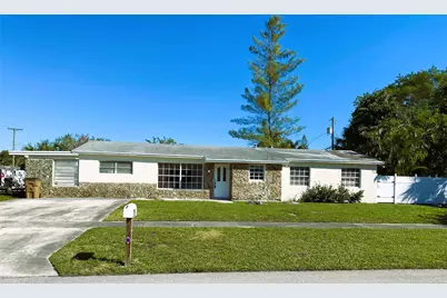 320 NW 4th Avenue #1, Deerfield Beach, FL 33441 - Photo 1