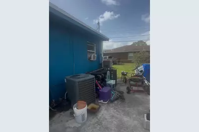 1589 NW 6th Avenue, Pompano Beach, FL 33060 - Photo 13