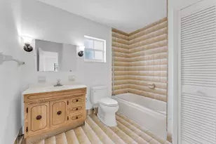 830 NW 30th Ct, Miami, FL 33125 - Photo 23